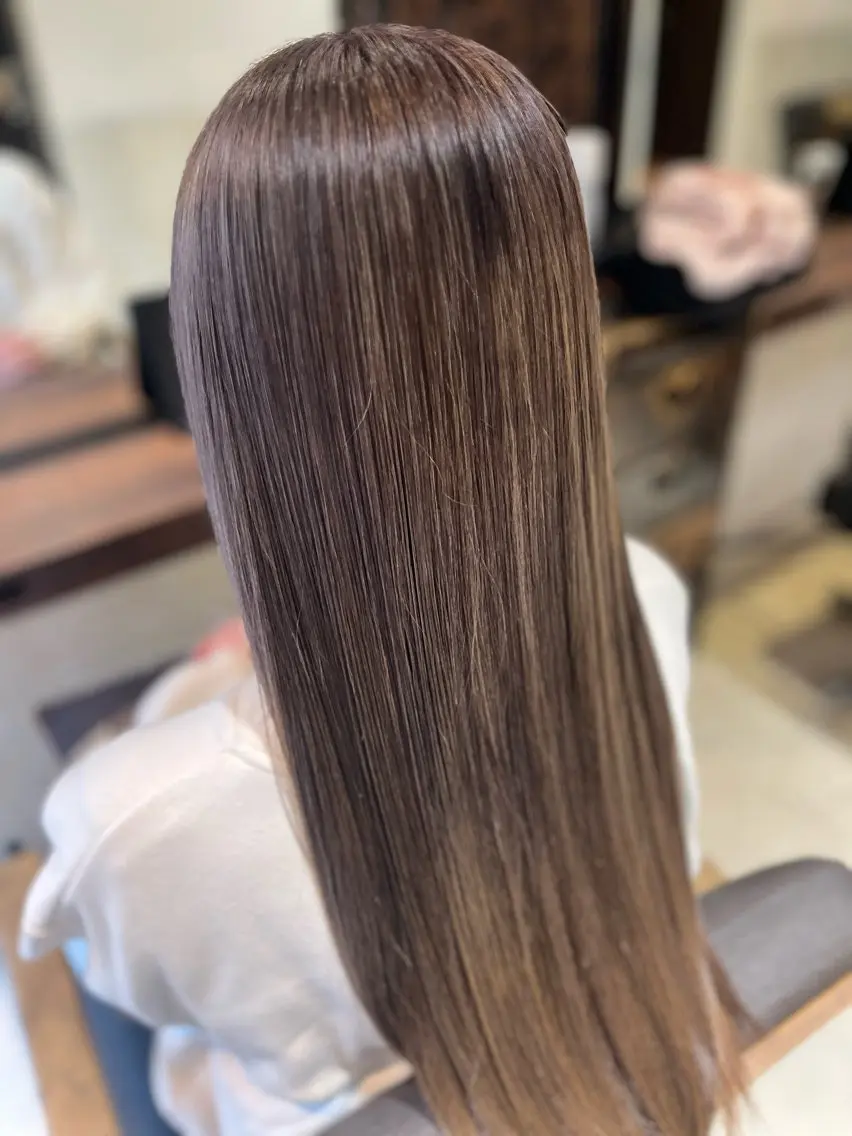 ロング カラー Aina🩶 レディースカット🩶のヘアスタイル