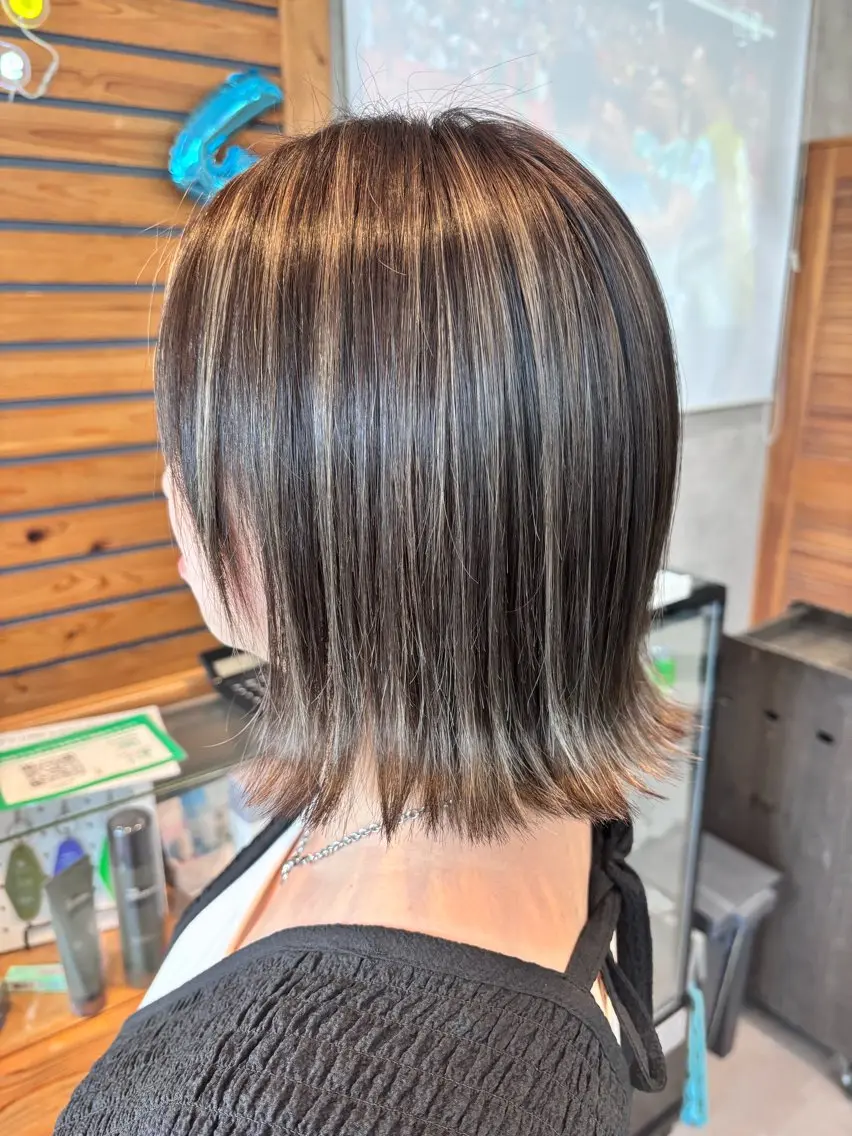 ミディアム カラー ベージュカラー ハイライトカラー ハイライト SAYA 🌱のヘアスタイル