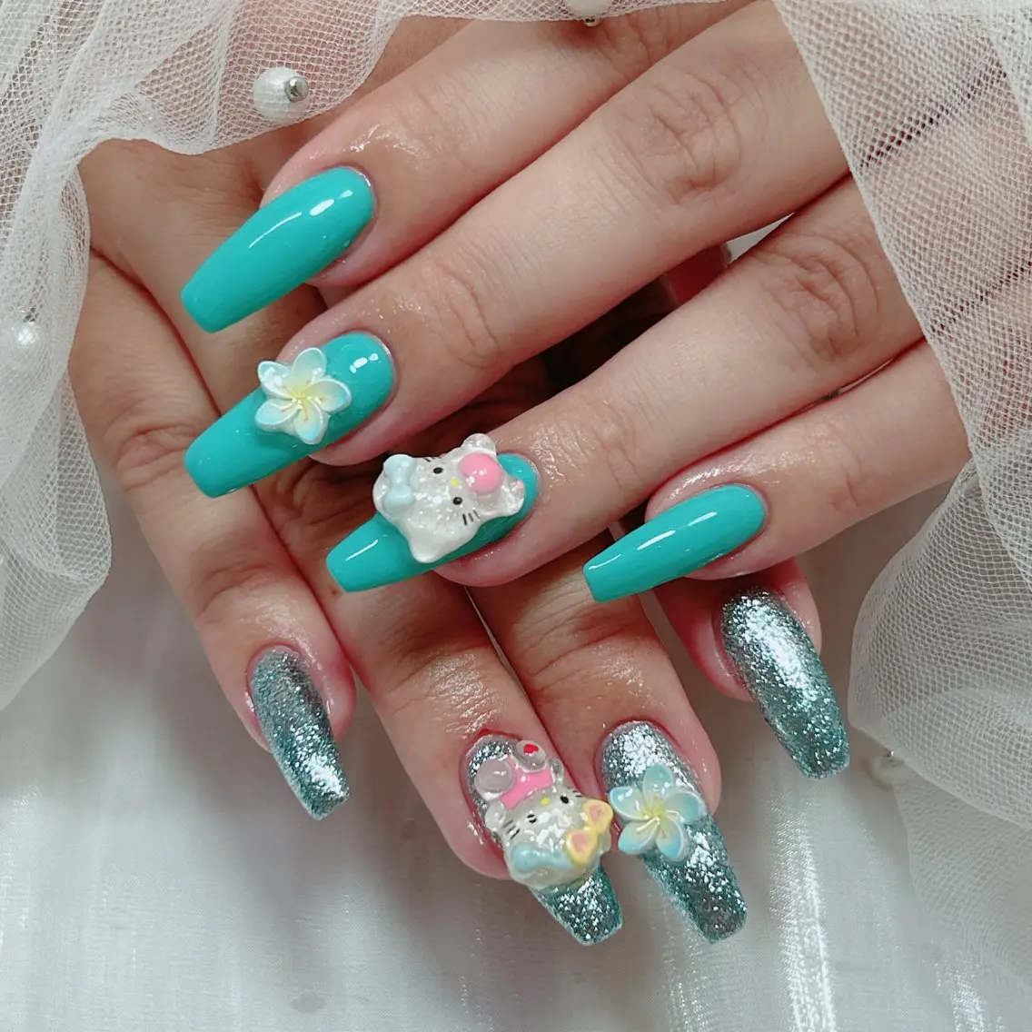 ネイル フレンチネイル ガラスフレンチ キラキラネイル 韓国ネイル ロングネイル ハンドネイル Cute Tips nailのネイルデザイン