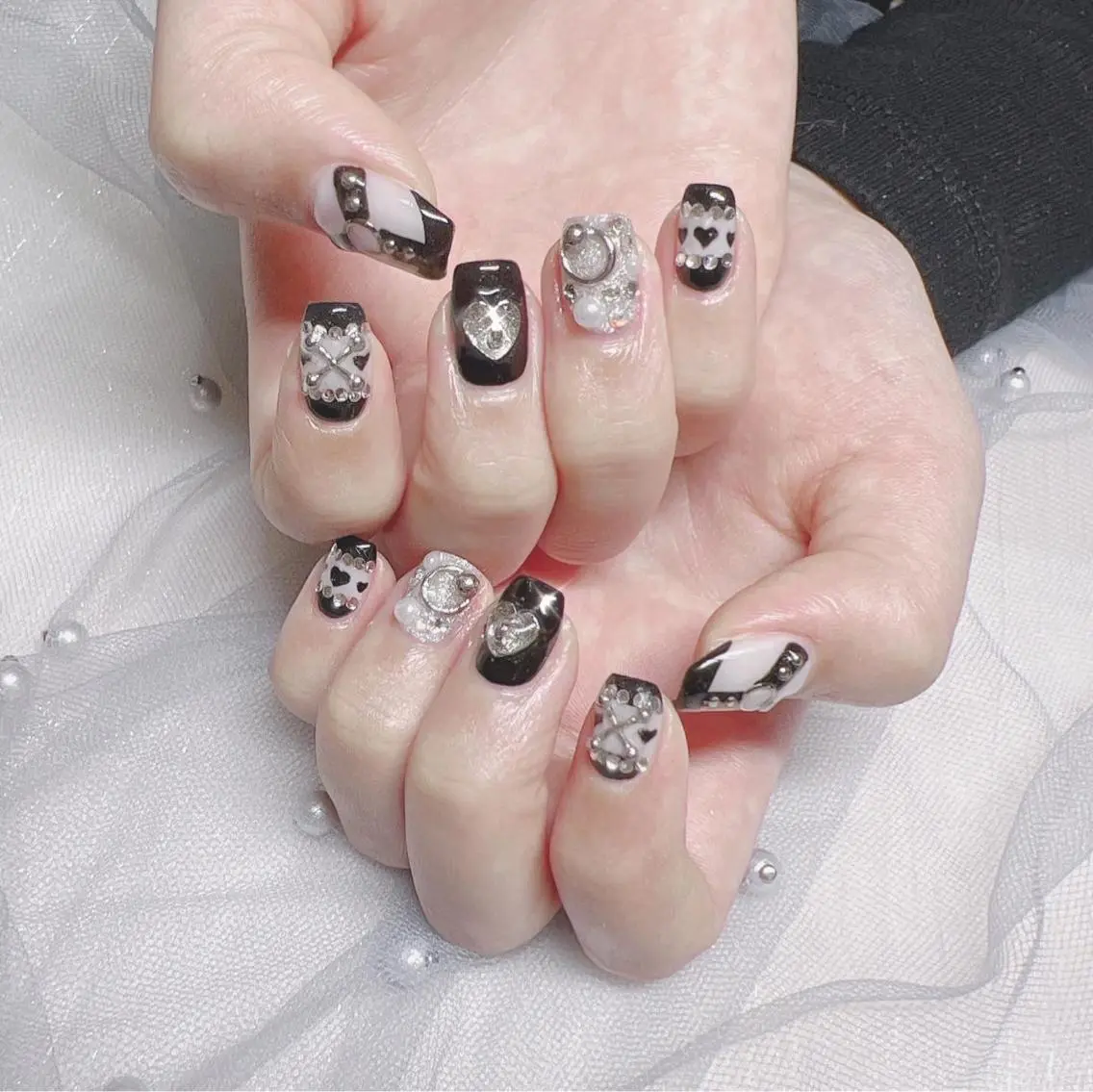 ネイル オーロラネイル フットネイル フレンチネイル ジェルネイル 韓国ネイル ハンドネイル ハンドケア 【ENサロン】 Rei🎀Nailのネイルデザイン