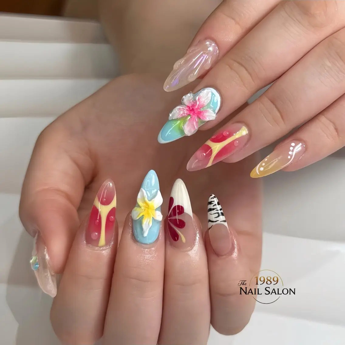 ネイル アートネイル フラワーネイル ハンドネイル The 1989 Nail Salonのネイルデザイン