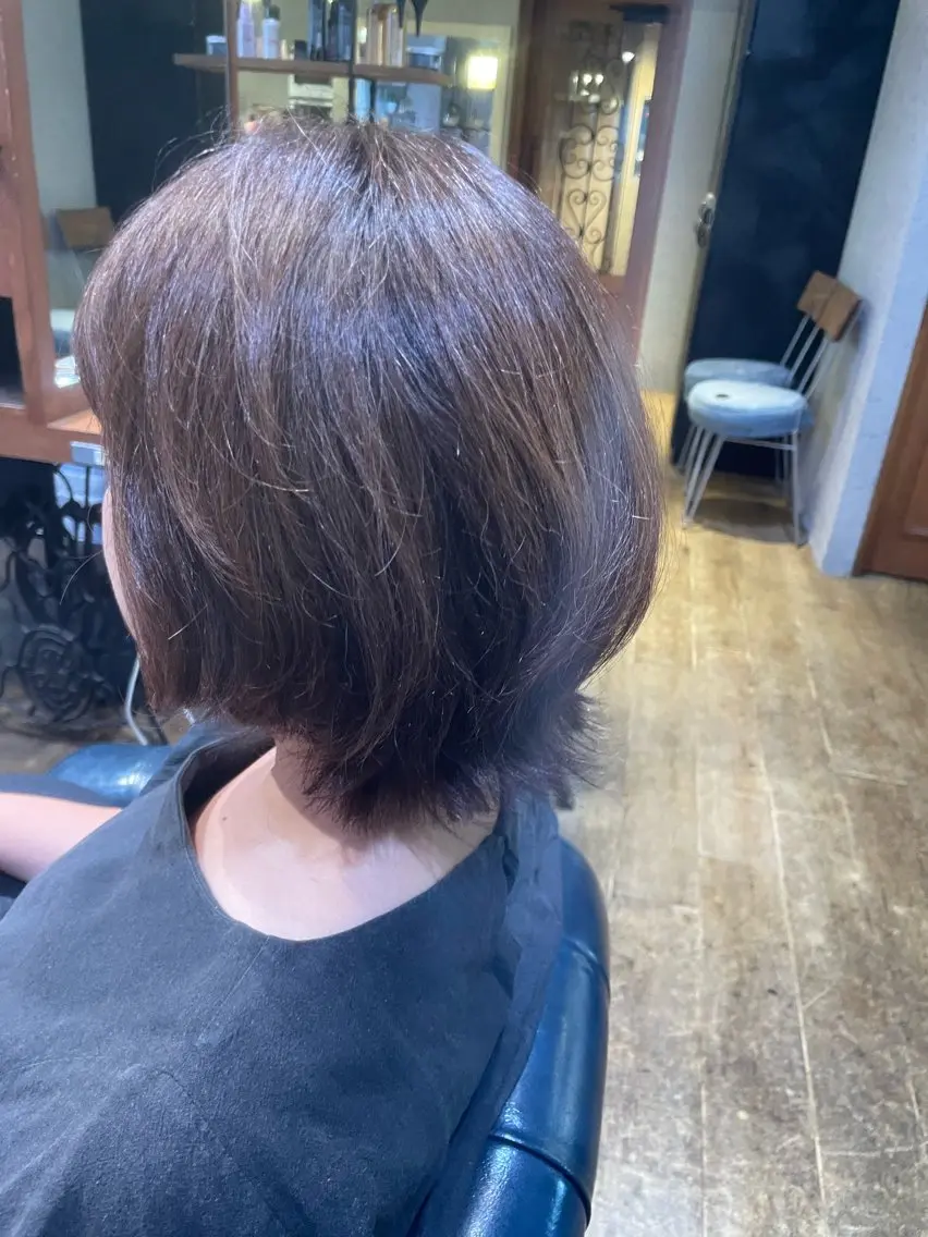 ミディアム カット ヘアカラー Attirer Kaiのヘアスタイル