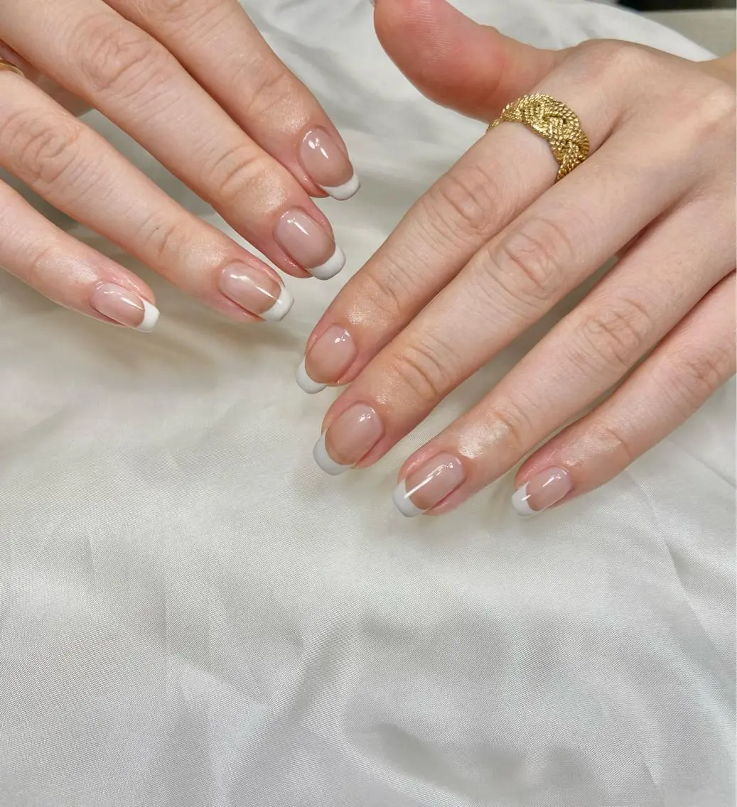 ネイル ブラウン フレンチネイル シンプルネイル ホワイト salon de oct.のネイルデザイン