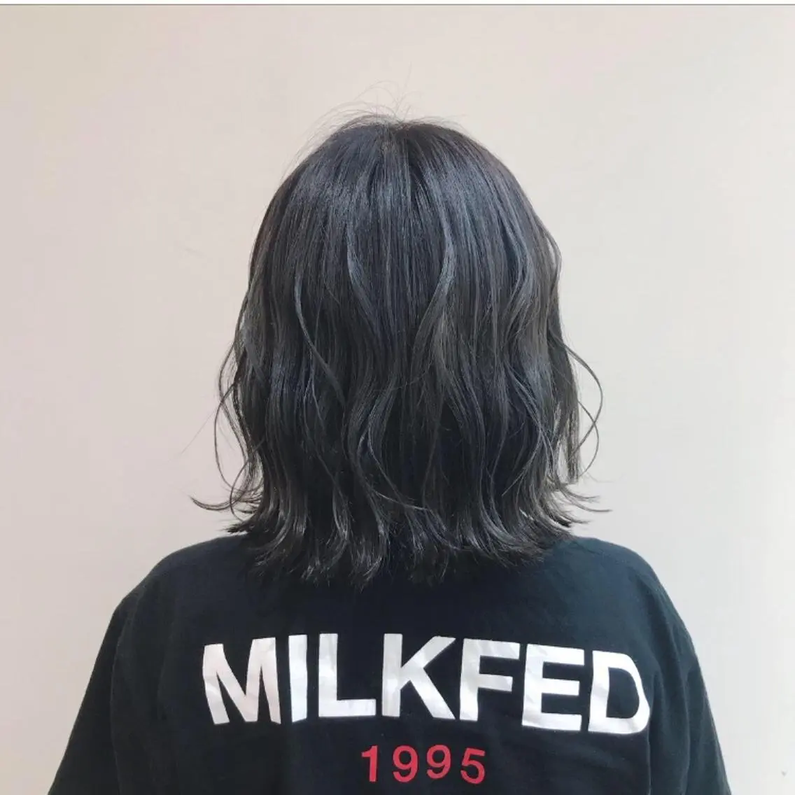 ミディアム カラー アッシュ ブルーカラー ダークグレー 大人可愛いHair ❤︎Ayakoのヘアスタイル