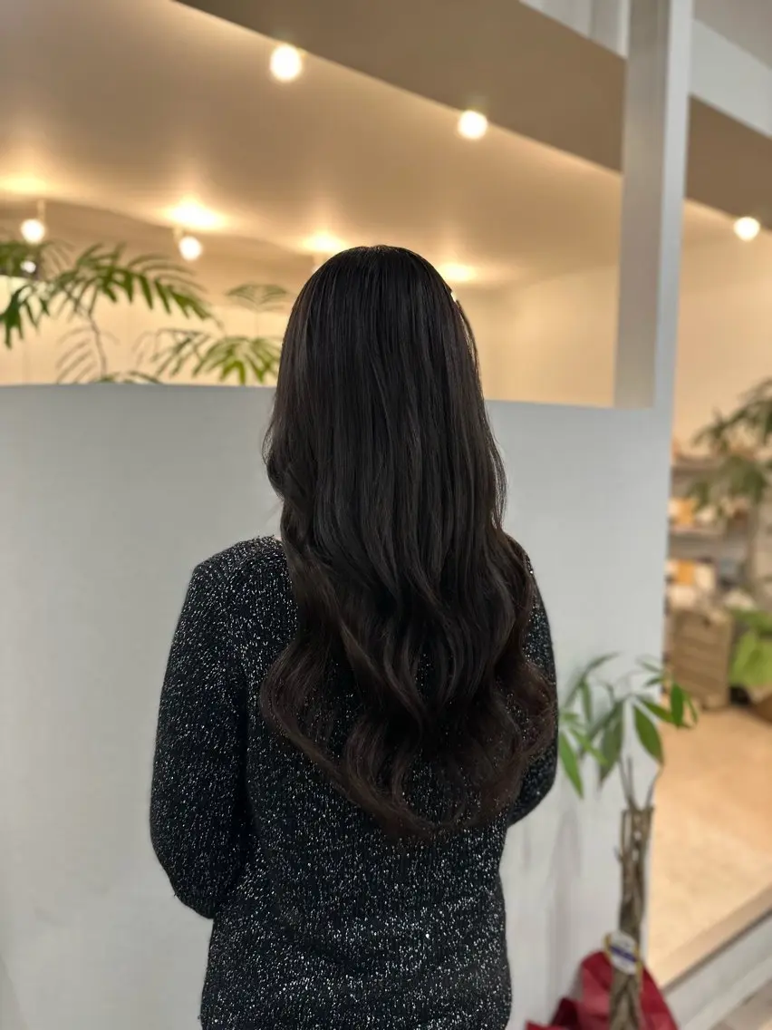 ロング TOMOMI /フロレゾンのヘアスタイル