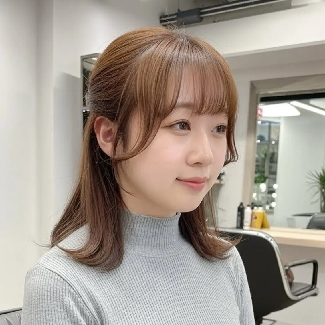 ミディアム カラー グレージュ オリーブグレージュ オリーブグレー ハッシュカット レイヤーカット カット ヘアカラー トリートメント HINA🫧顔まわり /レイヤーカットのヘアスタイル