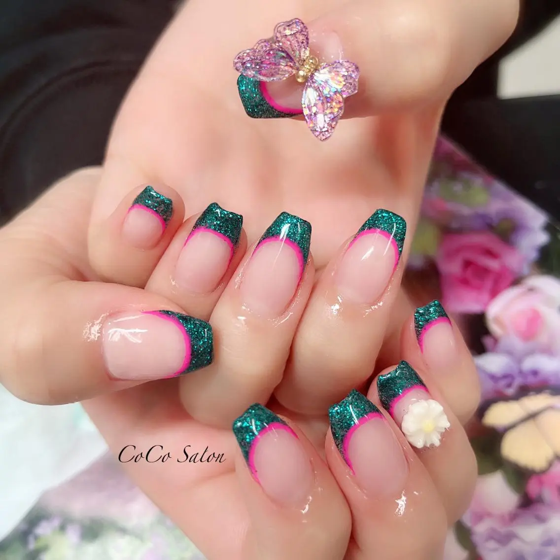 ネイル 長さ出し フラワーネイル フレンチネイル ジェルネイル グリーン ハンドネイル CoCoSalon ネイル/まつ毛予約のネイルデザイン