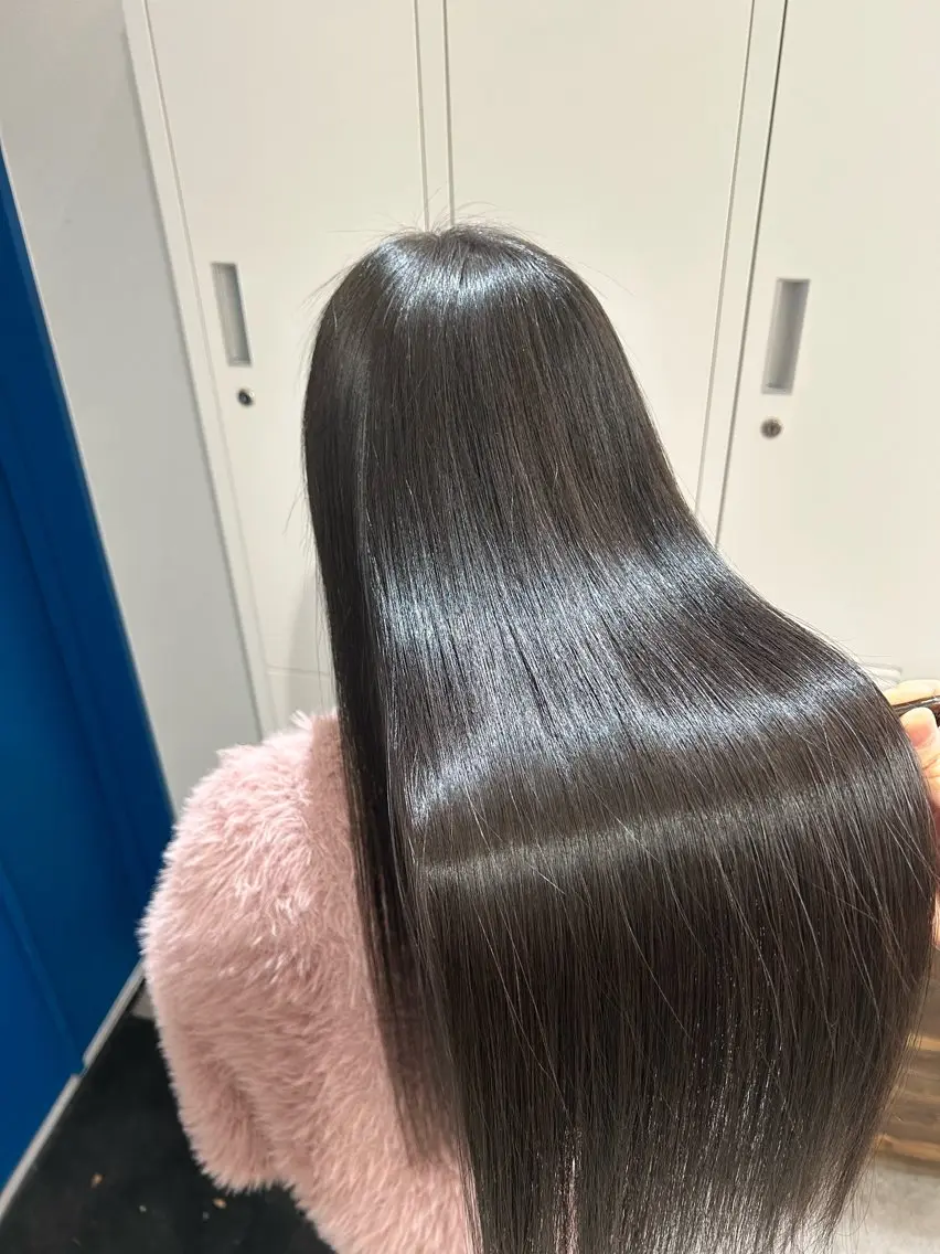 ロング 髪質改善 pasdetrois AINAのヘアスタイル