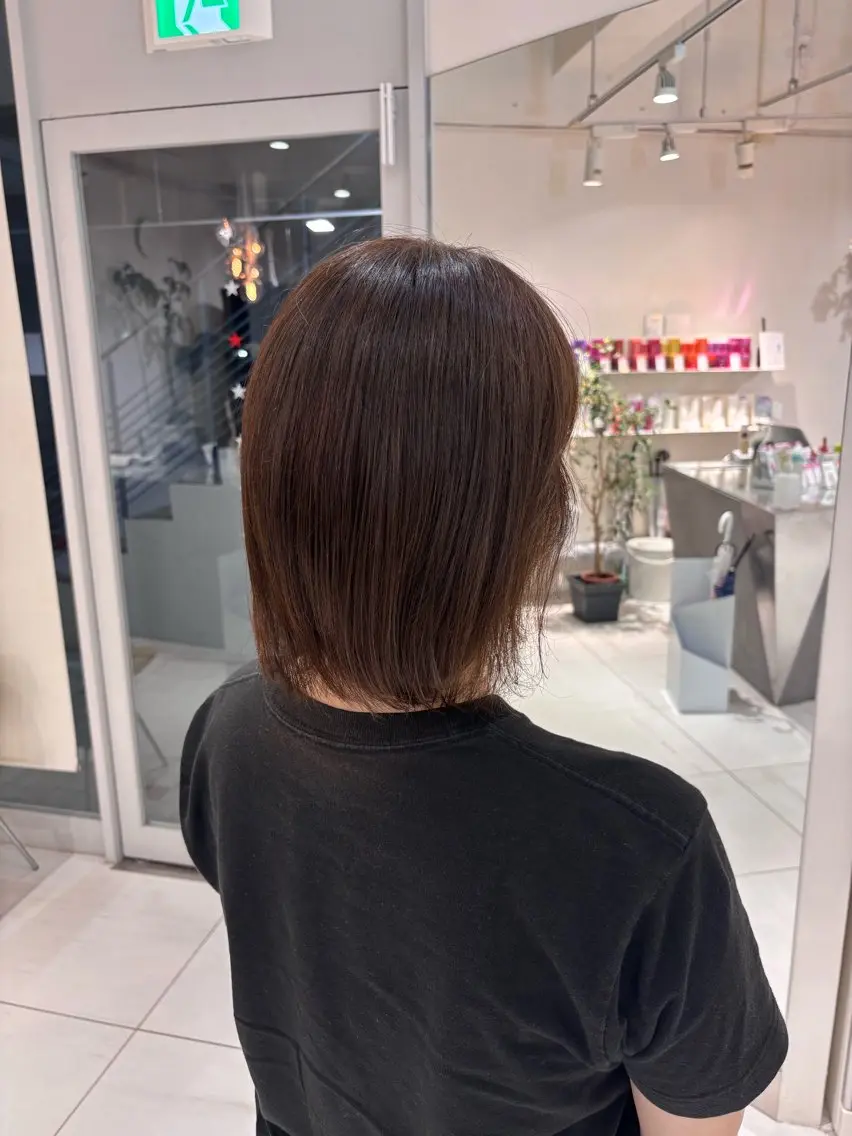 カラー 林 彩音のヘアスタイル