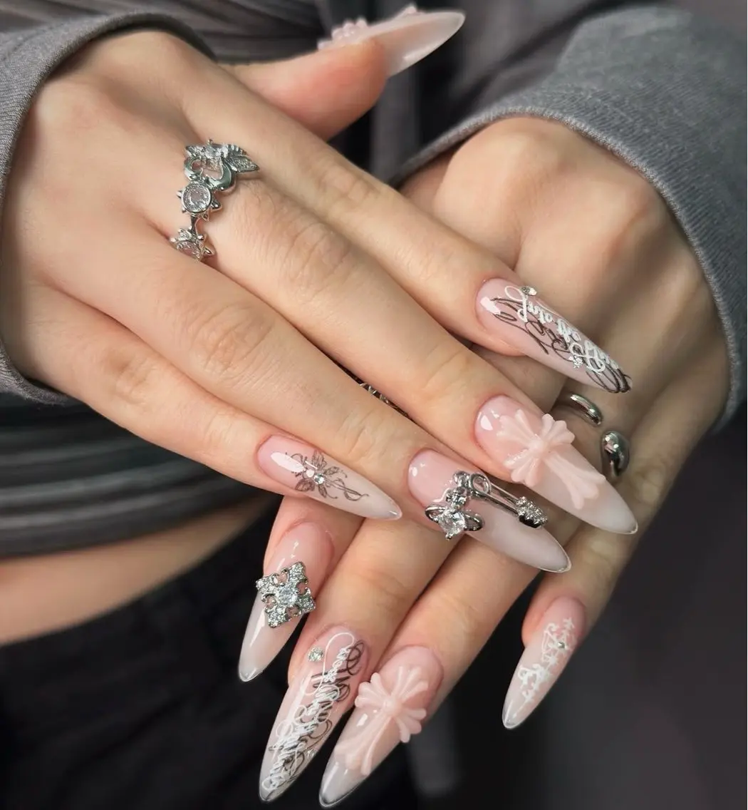 ネイル アートネイル ボルドー フレンチネイル ジェルネイル 氷ネイル・うるうるネイル ハンドネイル Julie Nail Rinのネイルデザイン