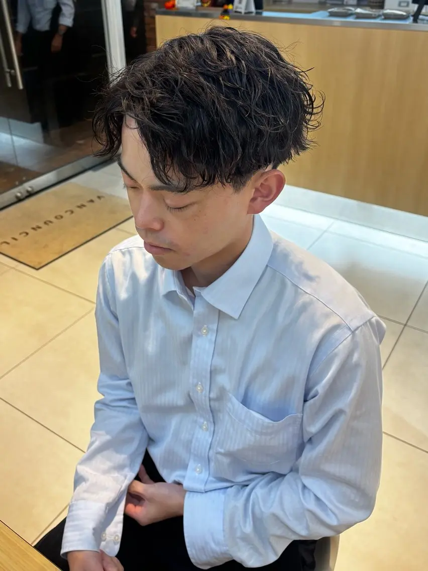 パーマ メンズ カット パーマ 🐈‍⬛波巻き/ツイ スト/🌙momoのヘアスタイル
