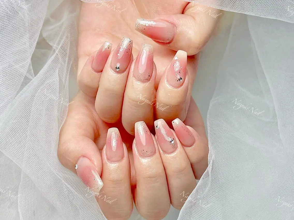 ネイル 🦋 Queenieのネイルデザイン