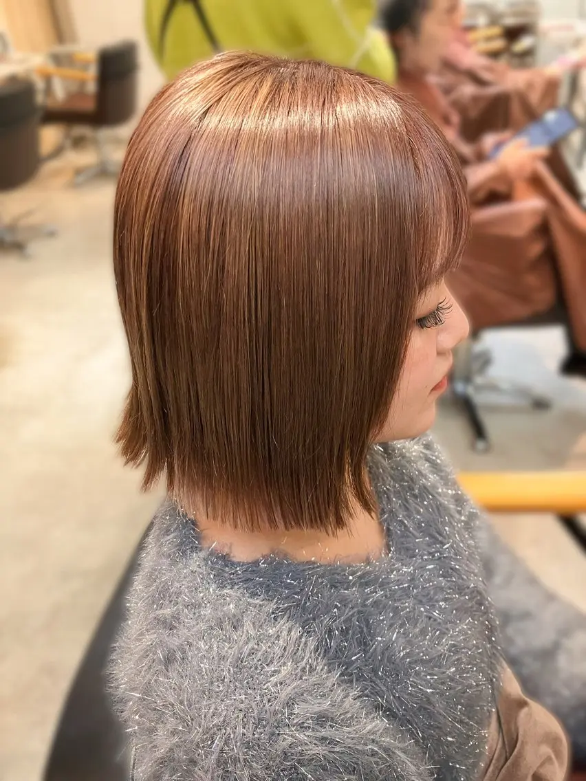ミディアム カラー 切りっぱなしボブ ベージュカラー 透明感カラー ボブ 外ハネヘア カット ヘアカラー トリートメント ⭐️こもだ⭐️ ⭐RISEHAIR⭐のヘアスタイル