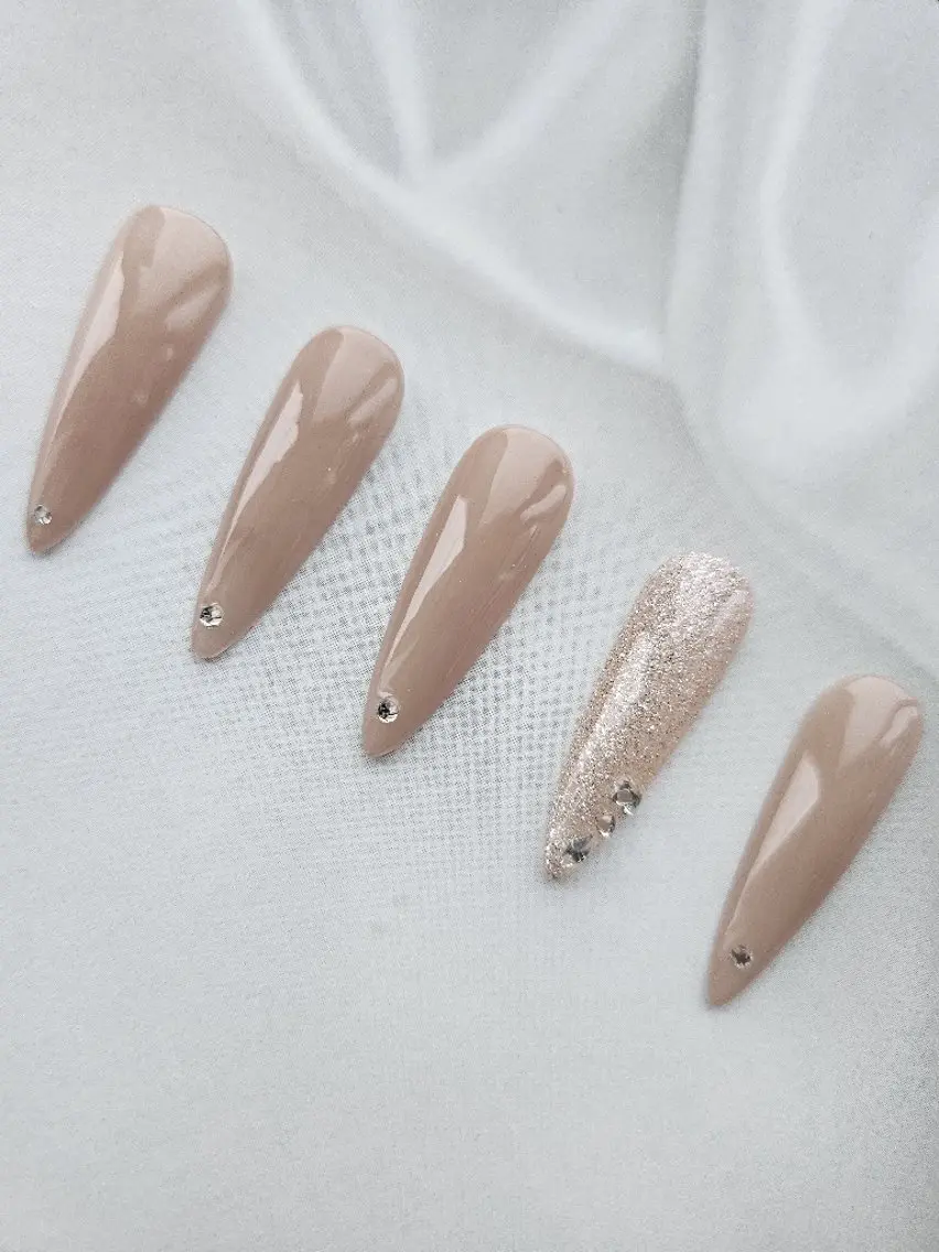 ネイル 長さ出し ロングネイル ピンク シンプルネイル ネイルチップ ハンドネイル Noah'snail   のネイルデザイン