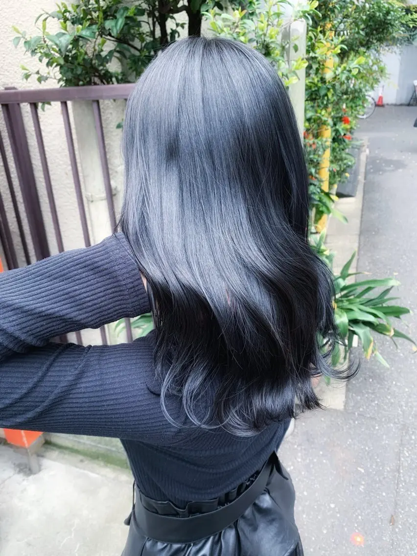 ロング カラー 黒髪 ブリーチ ブルーカラー ブルーブラック 透明感カラー ヘアカラー ブリーチなし/カラー 専門店ASOBIのヘアスタイル