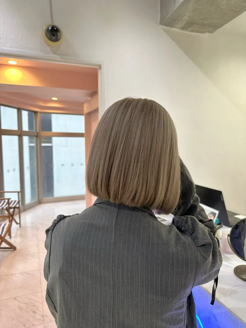 ショート カラー ヘアカラー トリートメント モテ艶🪄ベージュ カラー🧸RUKAのヘアスタイル
