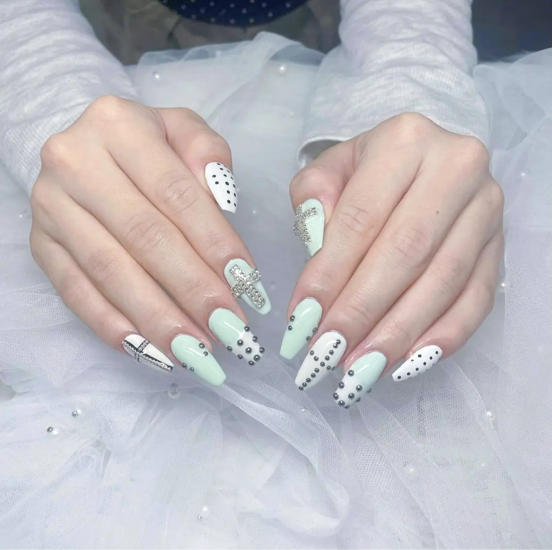 ネイル ジェルネイル 韓国ネイル ロングネイル スカルプネイル ワンホンネイル ハンドネイル GOHOUBI Nail 心斎橋店のネイルデザイン