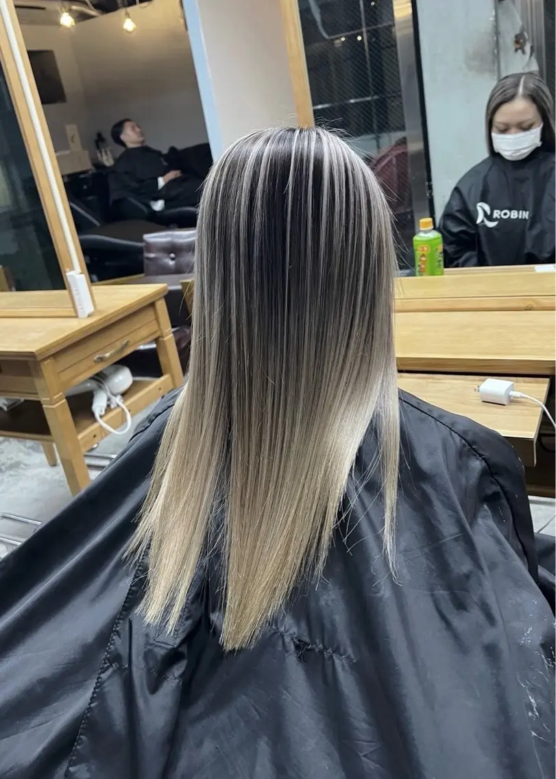 セミロング カラー バレイヤージュ ベージュカラー ホワイトベージュ レイヤーカット ヘアカラー トリートメント 指名数No.1 /NAOYAのヘアスタイル