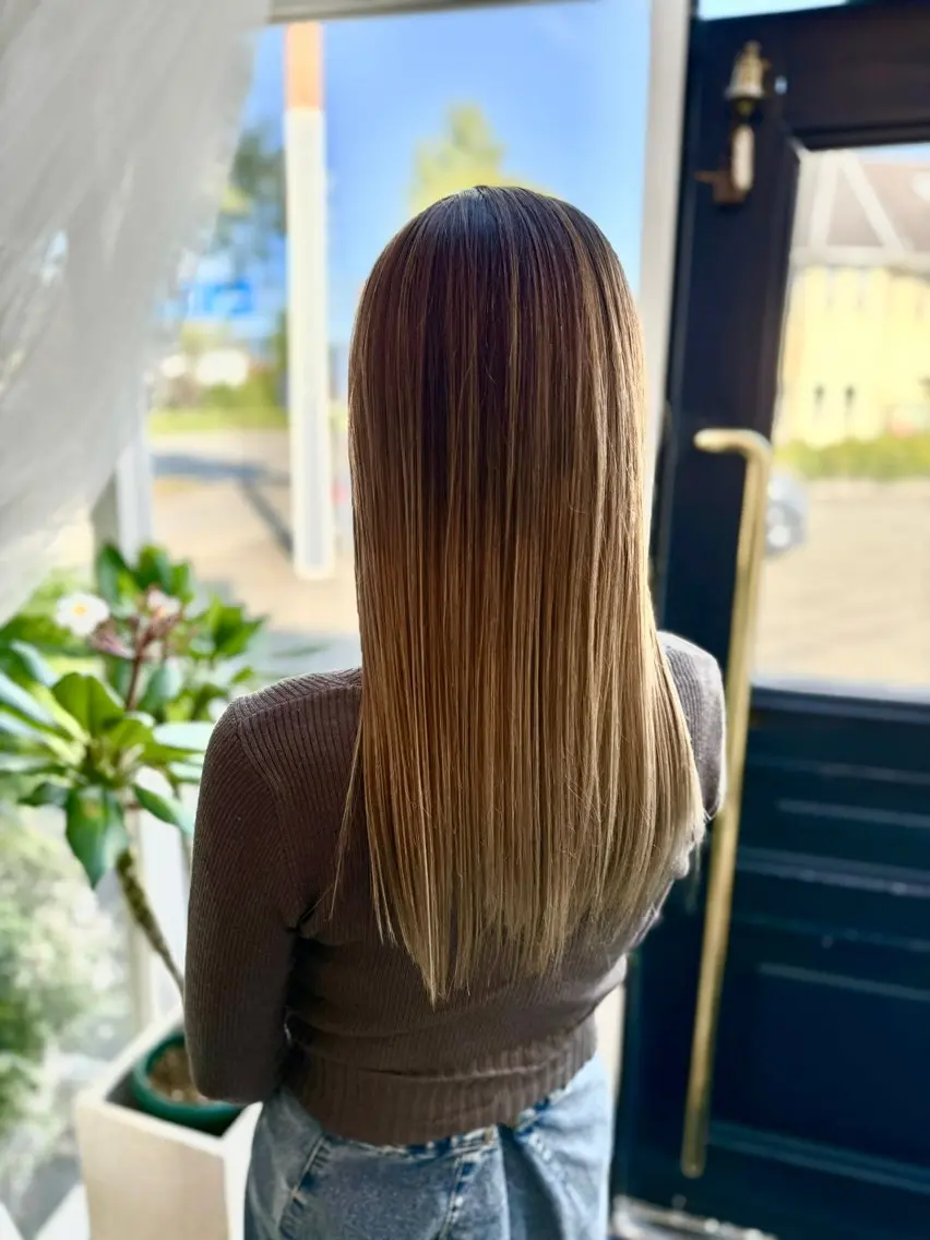 ロング カラー バレイヤージュ レイヤーカット ヘアカラー 内田 隆也のヘアスタイル