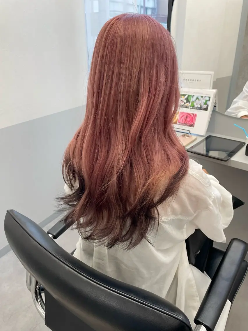 ロング カラー 黒髪 ピンクカラー カット ヘアカラー トリートメント 🌷tocca Mai🌷のヘアスタイル