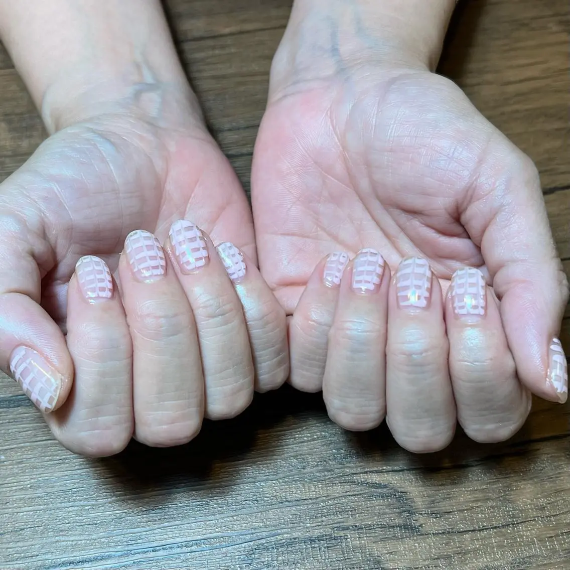ネイル クリアネイル ピーコックネイル オフのみ(ネイル) HENRIETTA NAILSALONのネイルデザイン