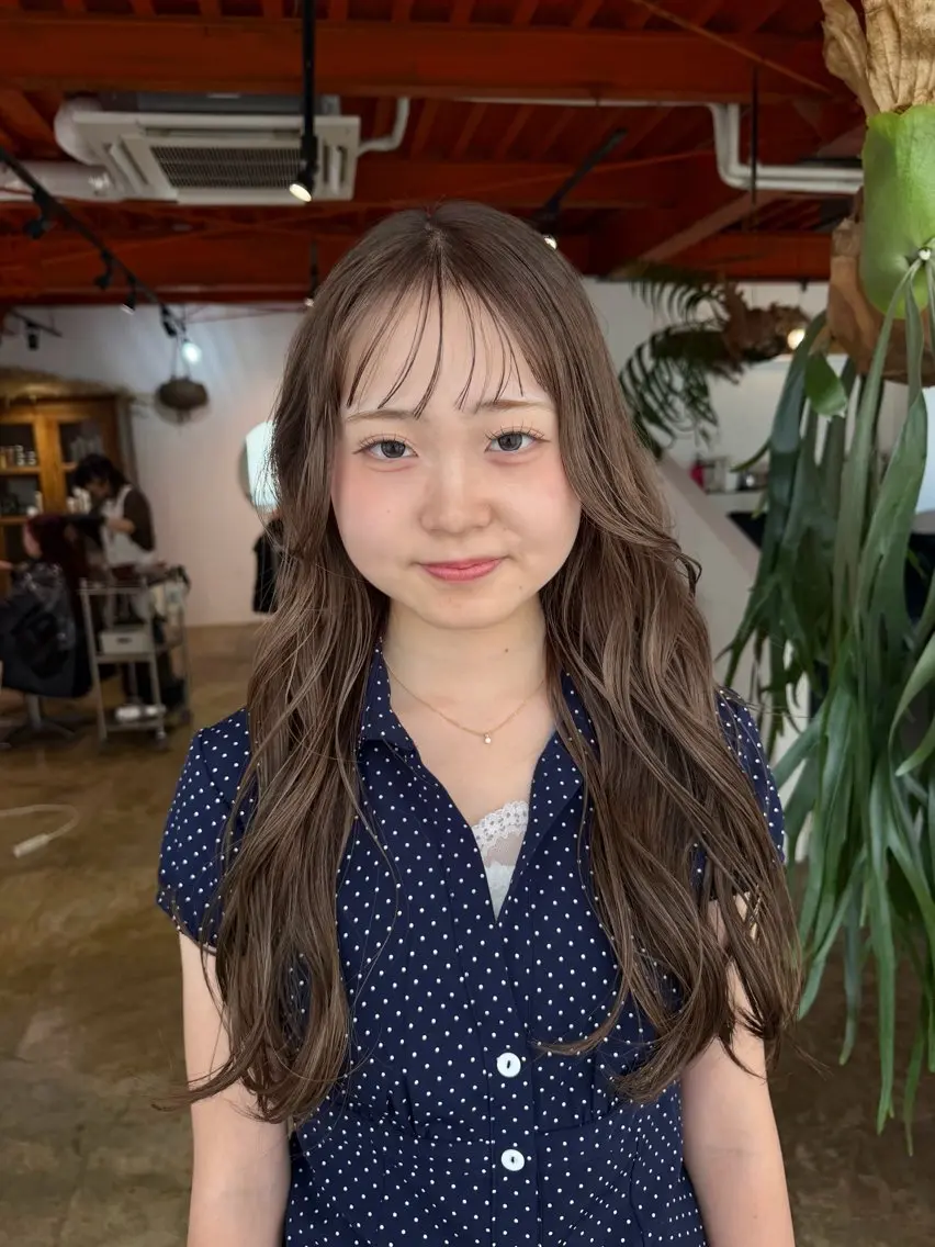 カラー ブリーチ ダブルカラー 安谷 彩香のヘアスタイル