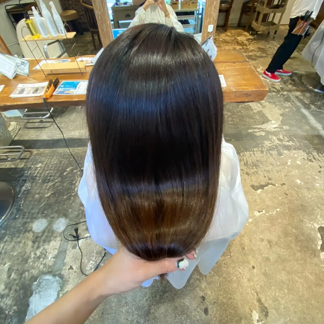 セミロング カット 縮毛矯正 トリートメント ヘッドスパ putri店長 和田鈴采のヘアスタイル
