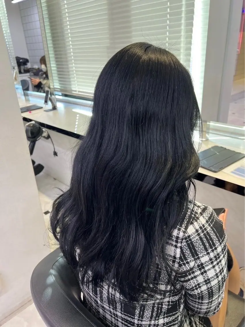 セミロング みいな🍒 暖色カラー/レイヤーのヘアスタイル