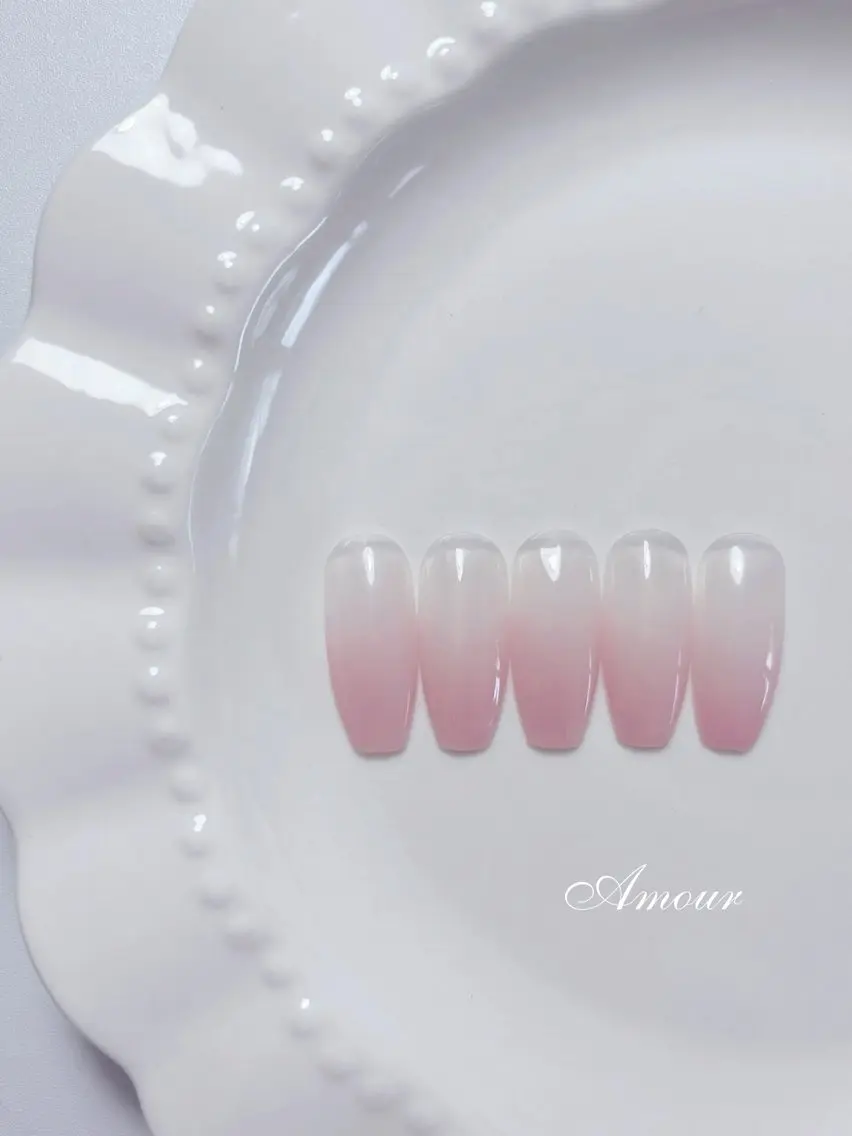 ネイル グラデーション ピンク ハンドネイル Amour 🎀のネイルデザイン