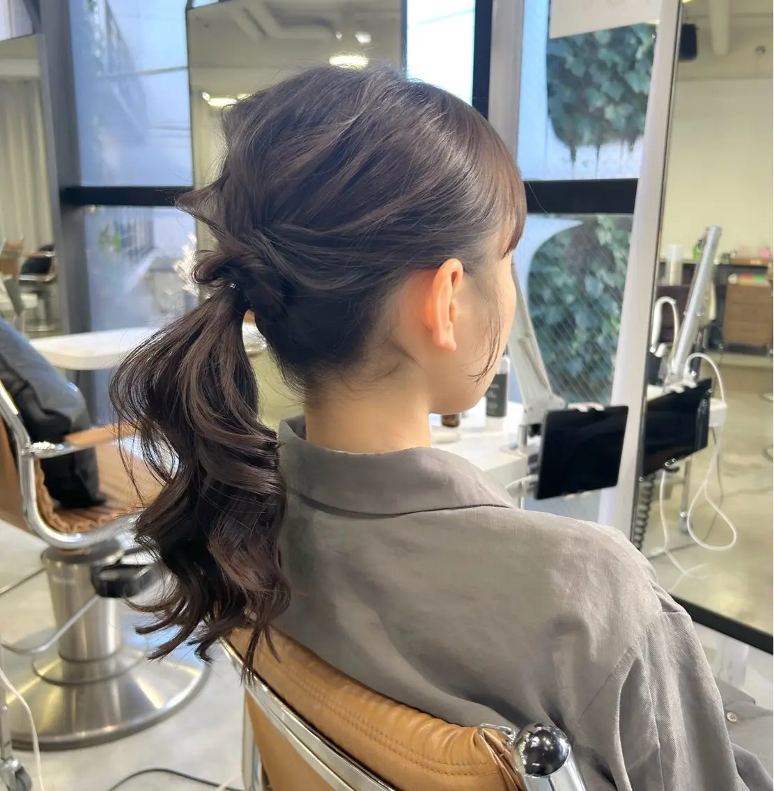 セミロング ヘアアレンジ ポニーテール 顔周りカット 🧣艶カラー・ヘア セット Chie🧸のヘアスタイル