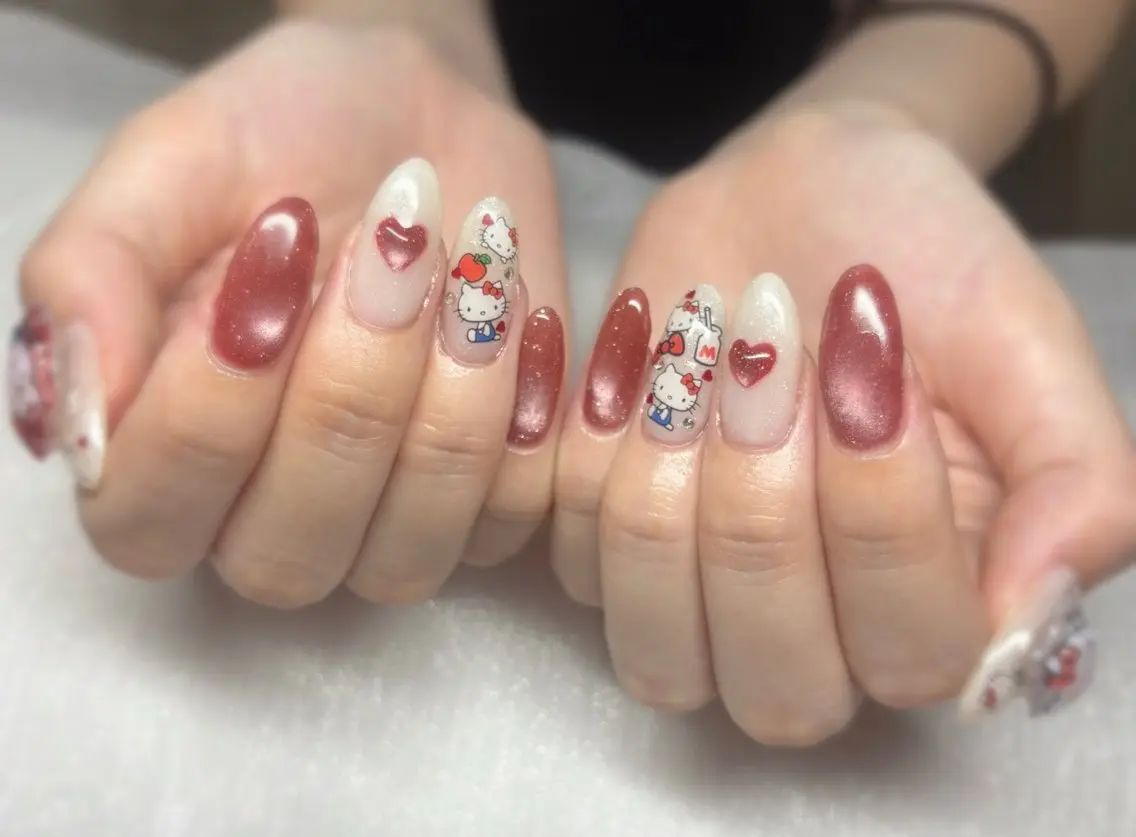 ネイル ラメ(グリッター) マグネットネイル 持ち込み 赤色 ホワイト ハンドネイル kaho  🧸🎀 RiLionのネイルデザイン