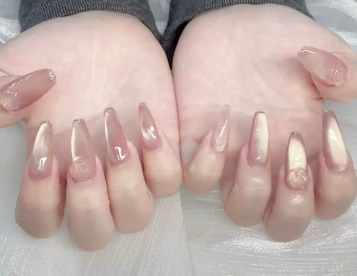 ネイル フレンチネイル グラデーション キラキラネイル 韓国ネイル マグネットネイル ハンドネイル ハンドケア Hara Nail 【持ち込みOK】のネイルデザイン
