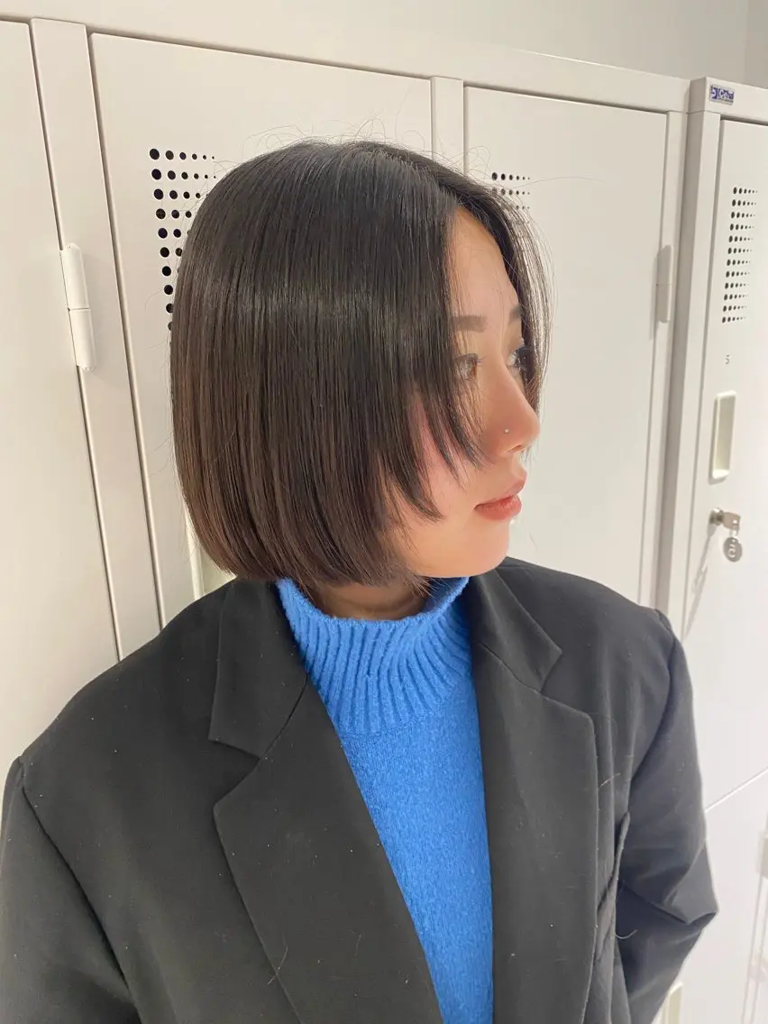 ショート ボブ 顔まわりレイヤー 顔周りカット レイヤーカット ⠀ リコのヘアスタイル