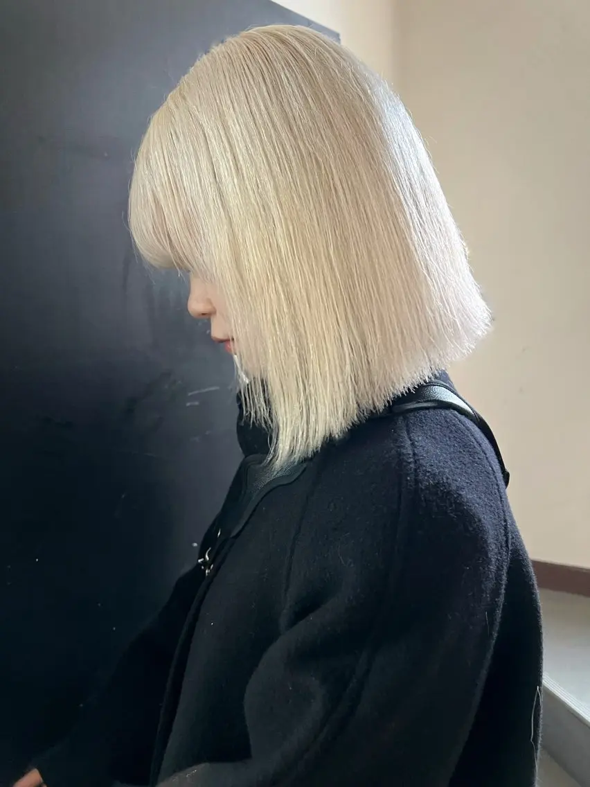 ショート カラー カット ヘアカラー 東のりか/ハイトーン ブリーチカラー/ボブのヘアスタイル