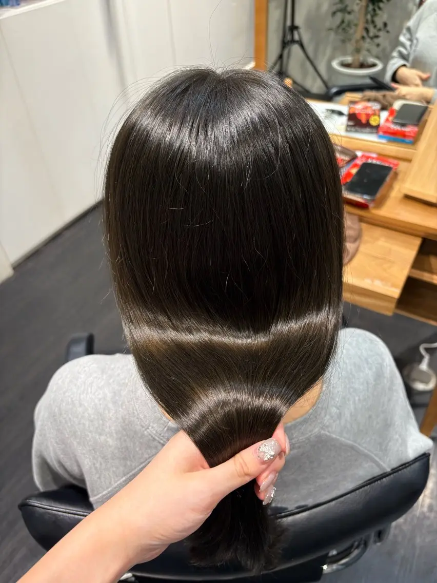 セミロング 透明感カラー✧︎*。 細田 碧のヘアスタイル