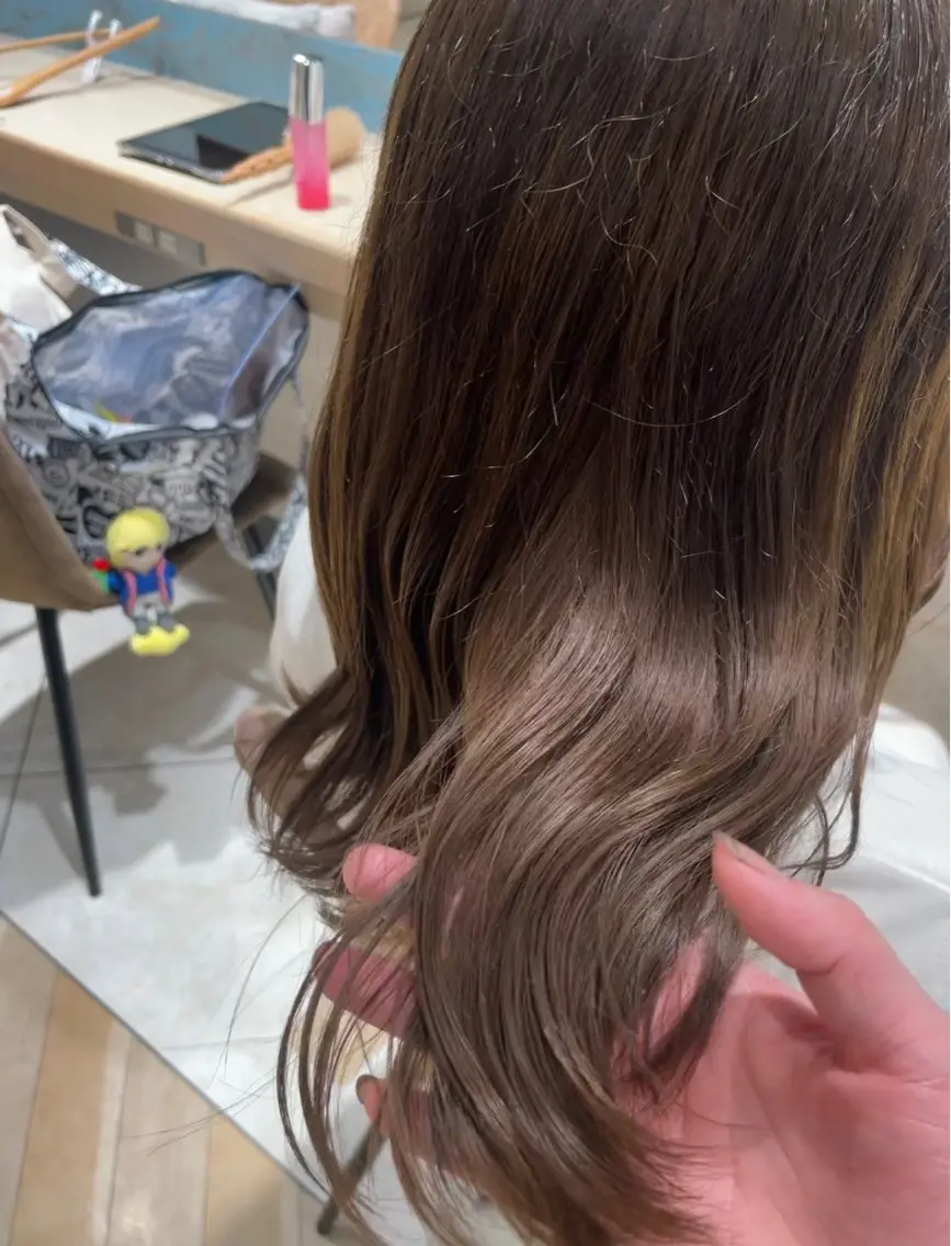 セミロング ヘアカラー トリートメント 顔周り\エクステ\ 透明感カラー\まりんのヘアスタイル