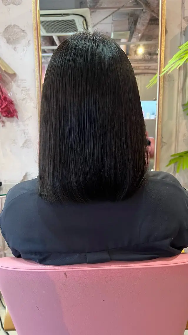 ミディアム 椎名 海咲のヘアスタイル