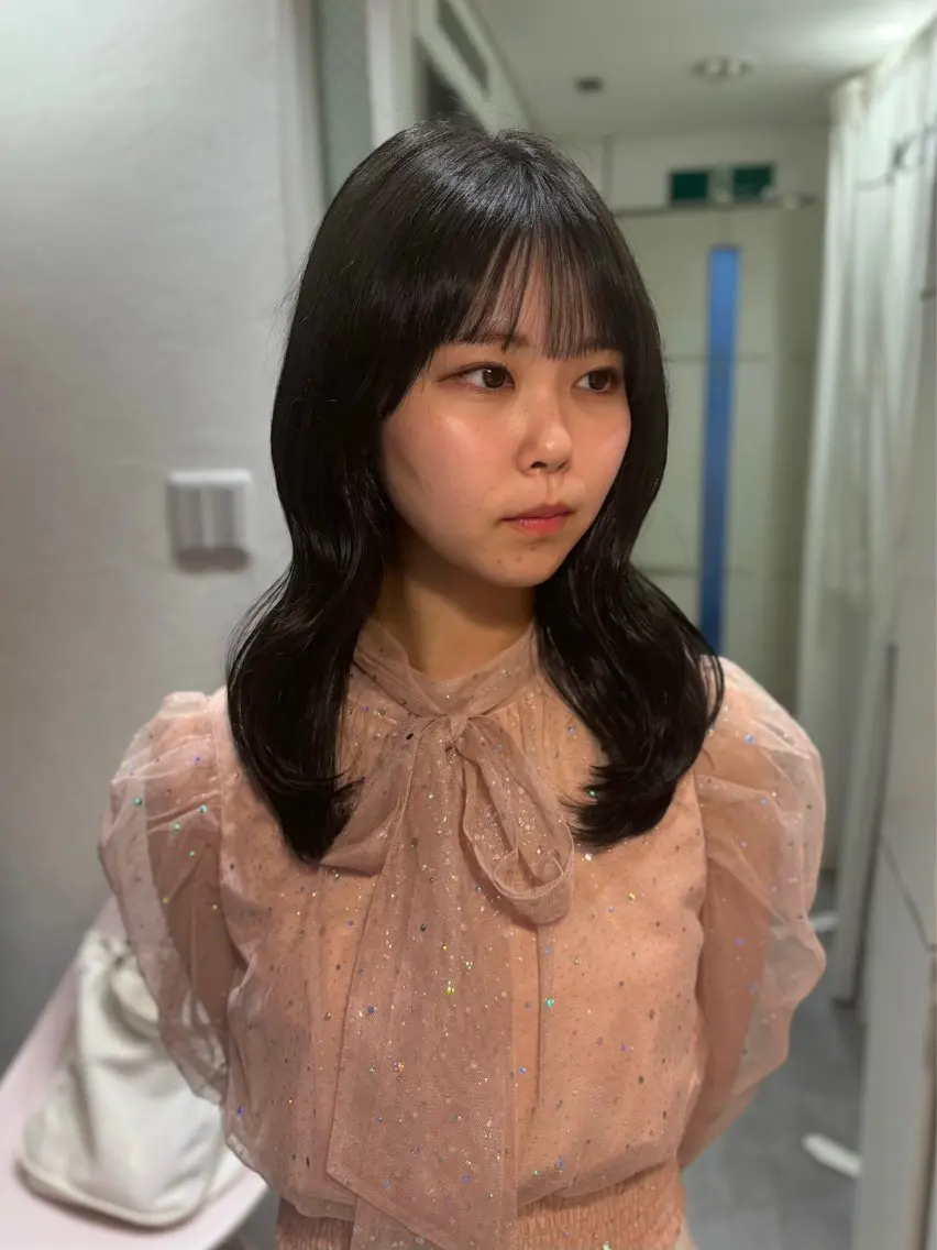 ミディアム カラー ヘアアレンジ 透明感カラー グレージュ 【韓国ヘア/透明感 カラー】makotoのヘアスタイル