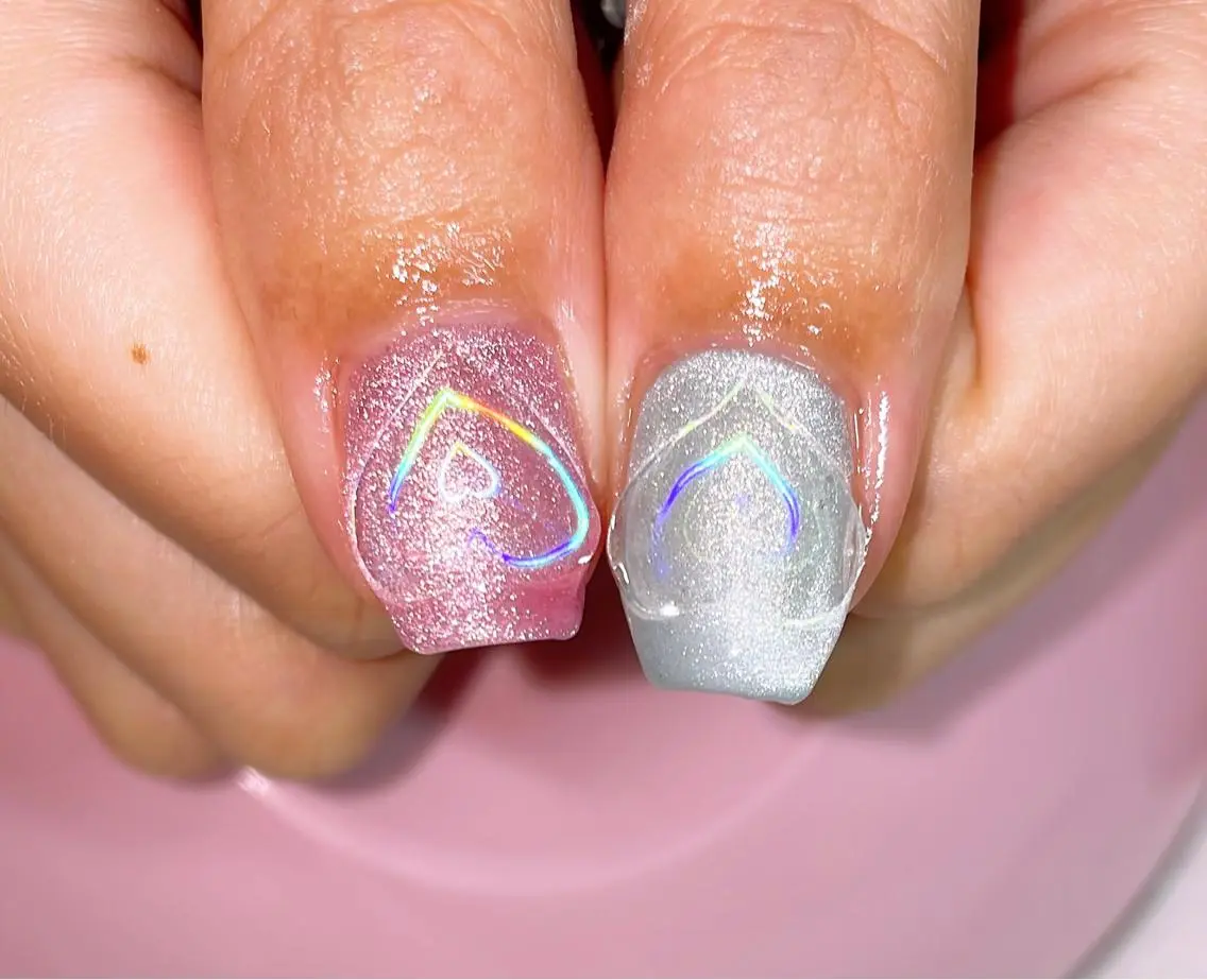 ネイル ハート ハンドネイル VIERU 🌈🎀💖のネイルデザイン