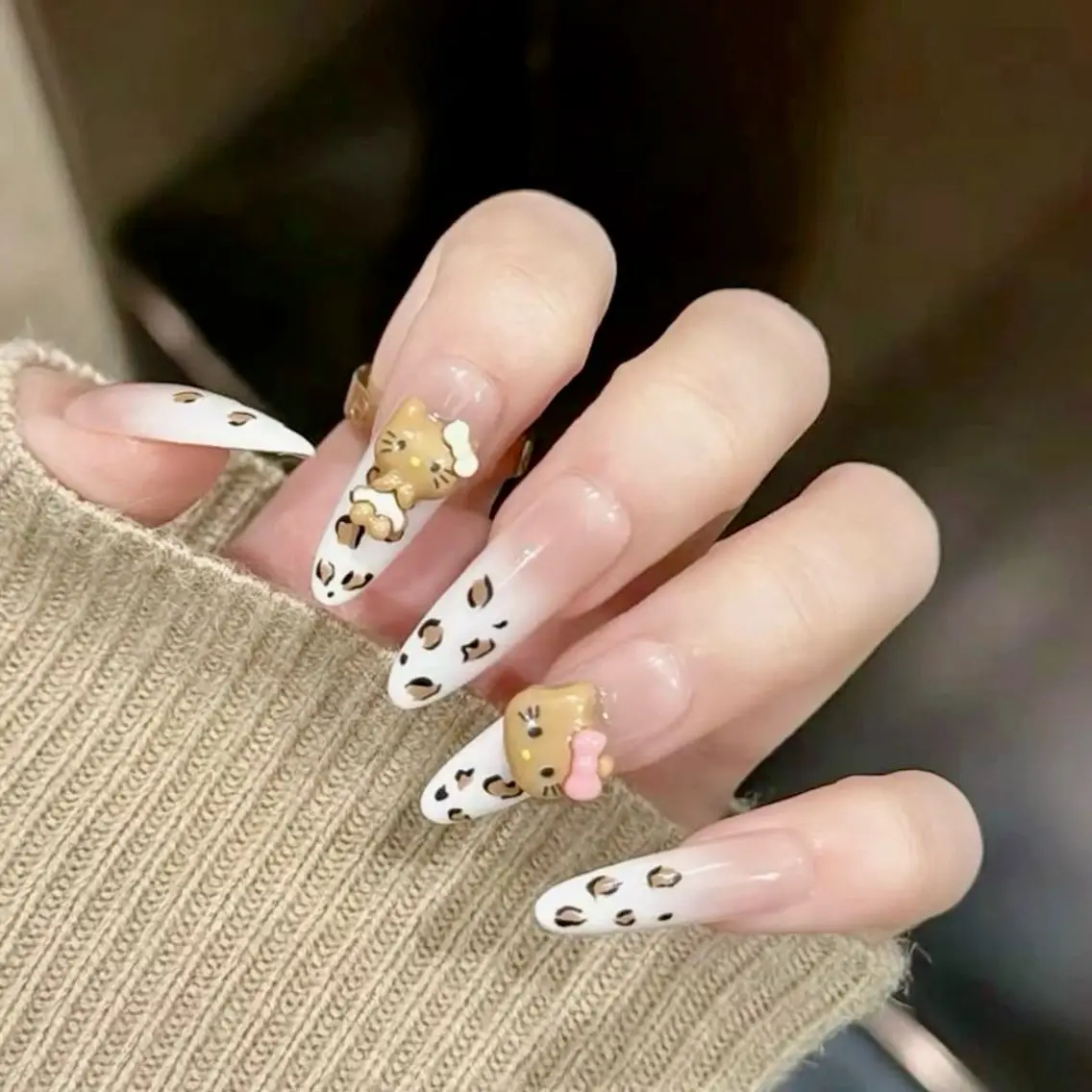 ネイル アートネイル オーロラネイル フレンチネイル ジェルネイル グラデーション ハンドネイル ハンドケア Nova Nailのネイルデザイン