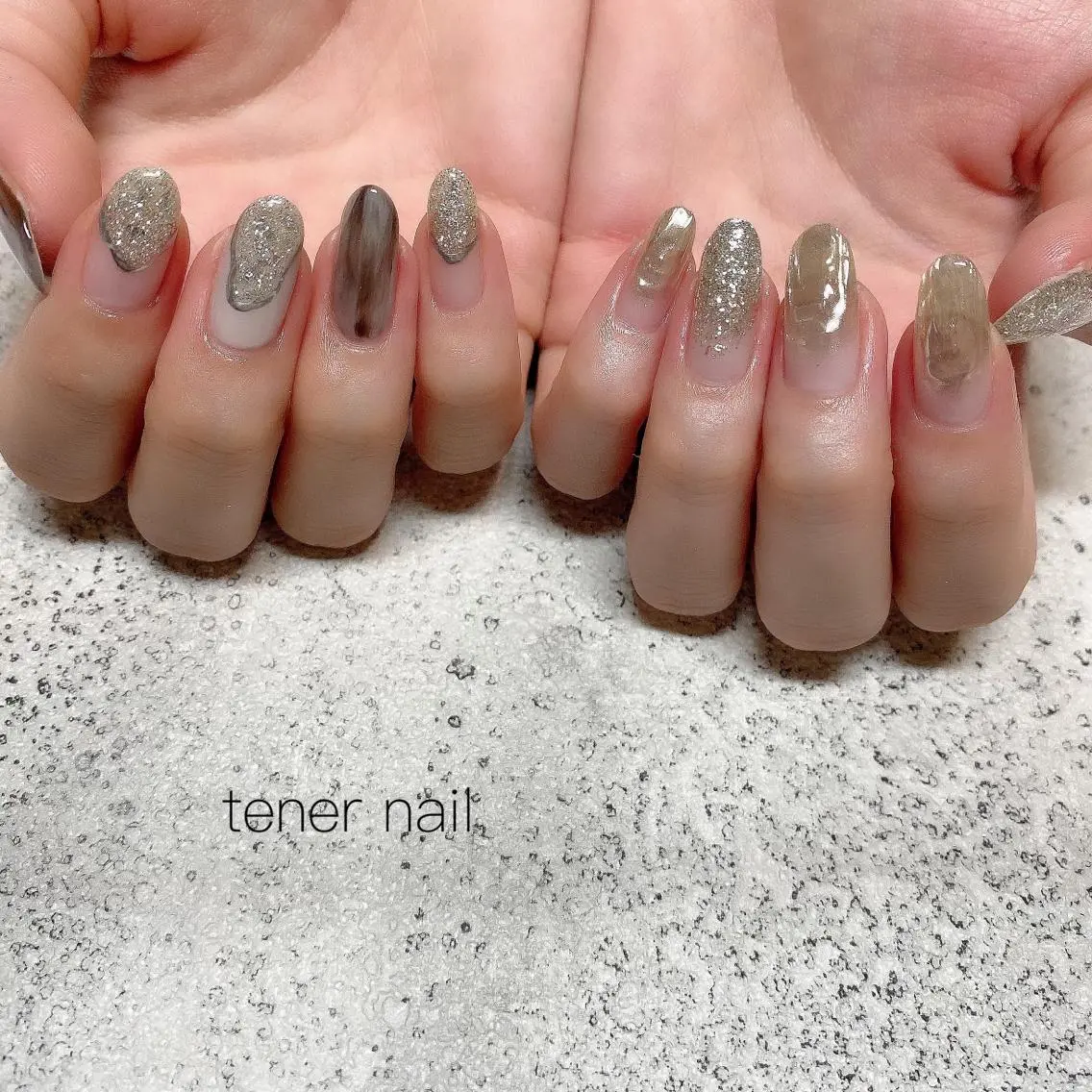 ネイル ニュアンスネイル シルバー テネルネイル tener nailのネイルデザイン