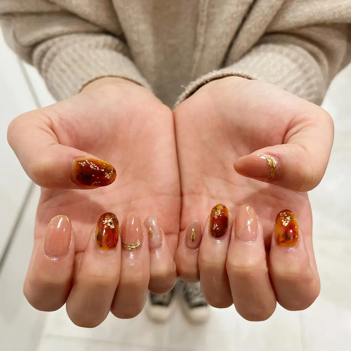 ネイル べっ甲ネイル ニュアンスネイル ハンドネイル Bianca TORII🌞のネイルデザイン