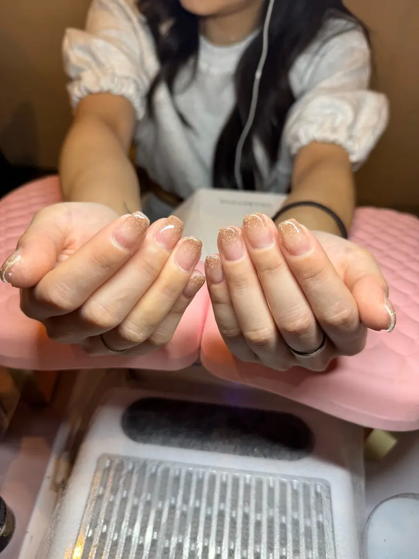 ネイル ハンドネイル 濱岡 咲のネイルデザイン