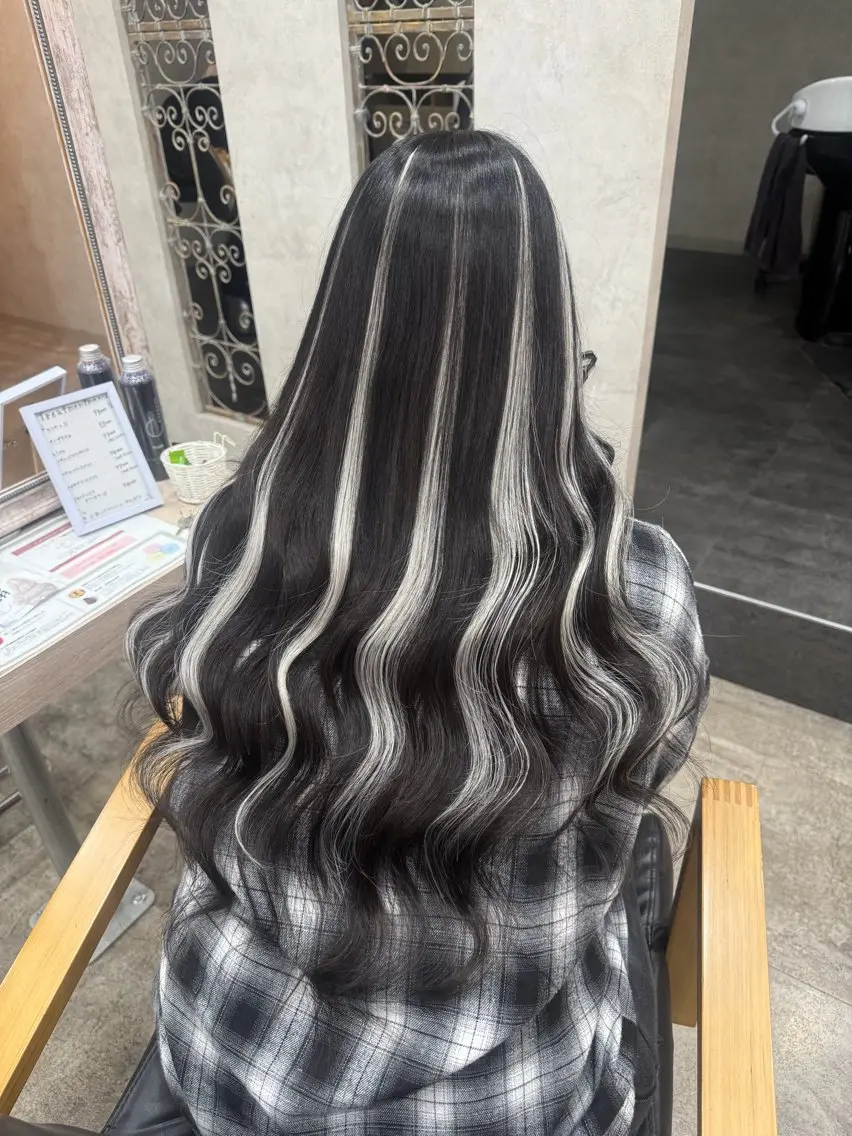 ロング エクステ ブリーチカラー🐭♡ moeのヘアスタイル