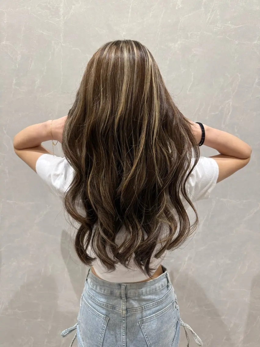 ロング カラー ハイライトカラー ハイライト カット ヘアカラー トリートメント 長谷川 紗羅のヘアスタイル