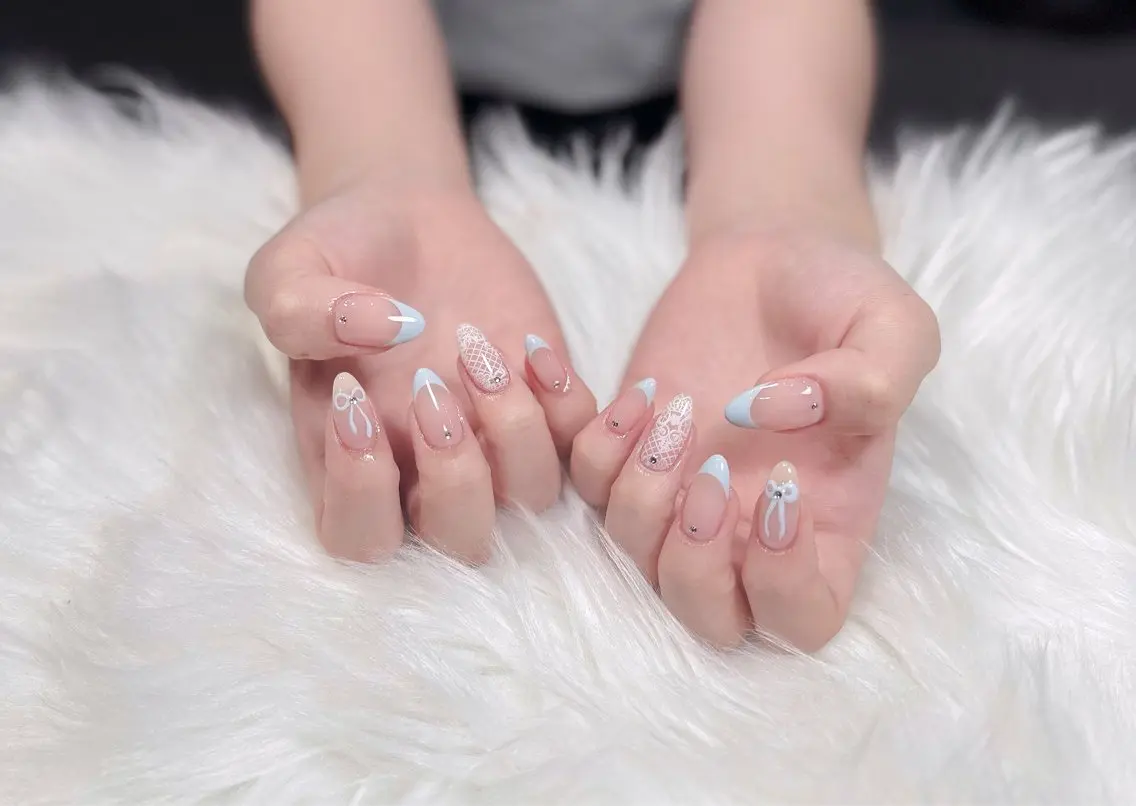 ネイル オーロラネイル チークネイル フットネイル フレンチネイル ジェルネイル ハンドネイル Nichi Nailsのネイルデザイン