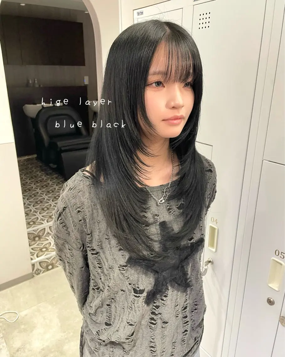 ロング カラー 黒髪 ブルーカラー ブルーブラック ハイレイヤー レイヤーカット カット ヘアカラー トリートメント 武田 清久のヘアスタイル
