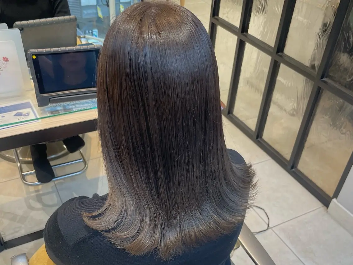 ミディアム カット ヘアカラー トリートメント 🩶赤み消しカラー 🐈⬛荻野美思🐾のヘアスタイル