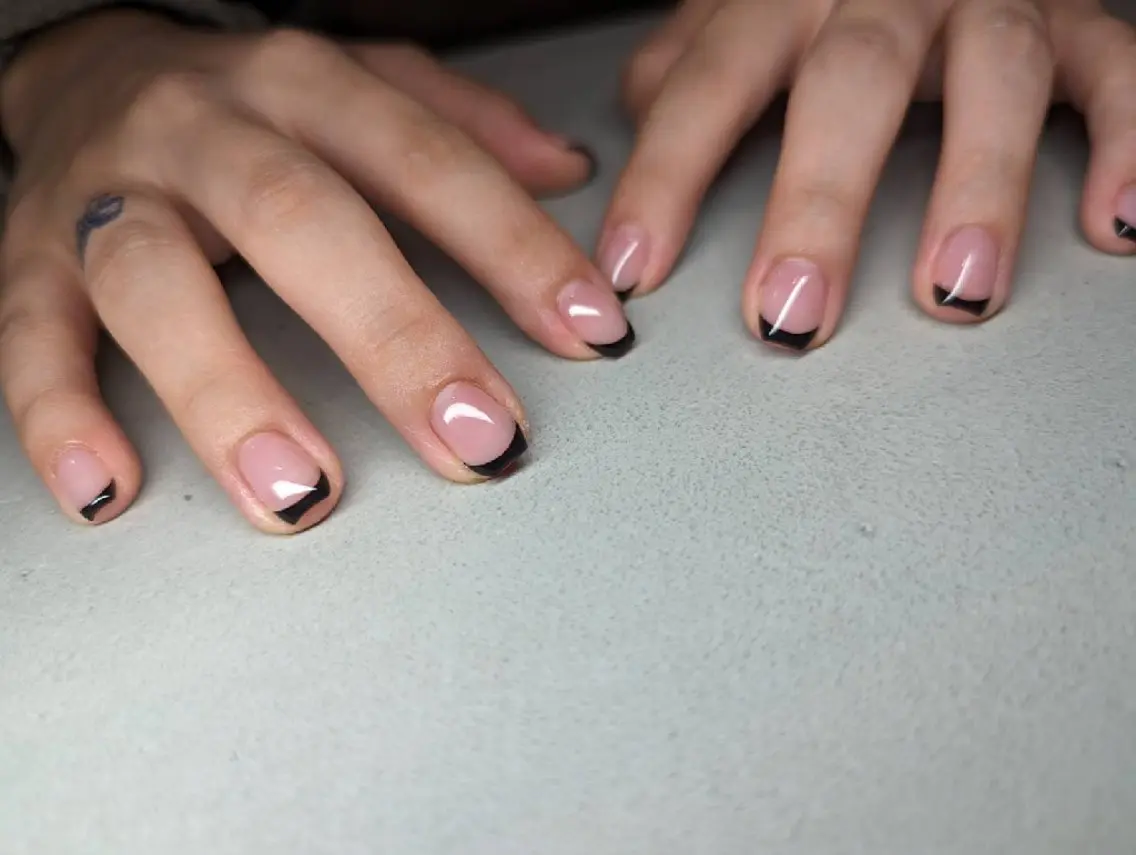 ネイル フレンチネイル ハンドネイル Nailsalon BEeR。のネイルデザイン