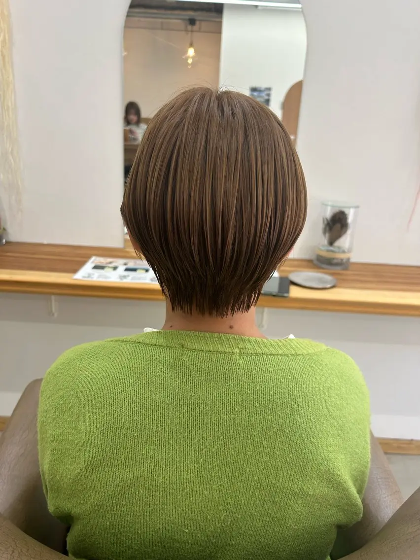 ショート ショートヘア なつめ🐶ショート ベージュカラーのヘアスタイル